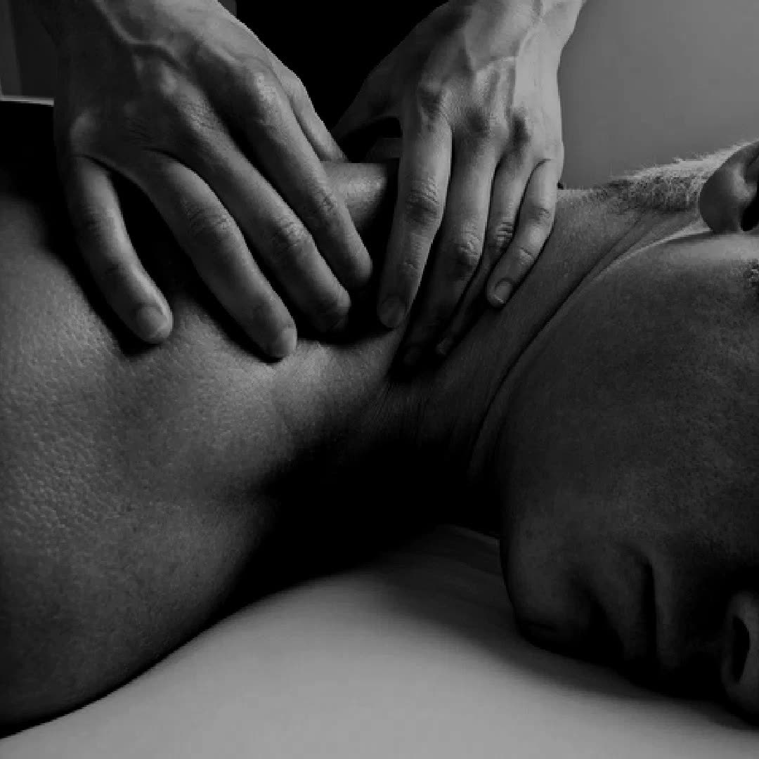 Sportmassage van de rug in de praktijk